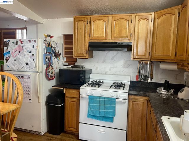 9625 Cherry St, Oakland, CA 94603