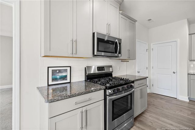 1664 Seattle Slew Lane, Hope Mills, NC 28348