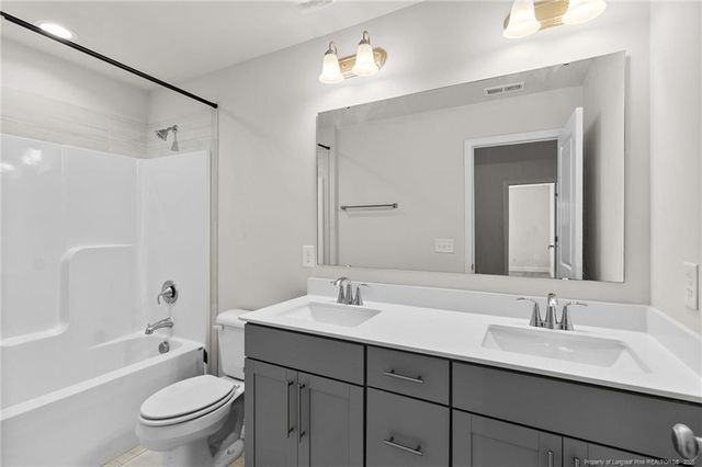 1664 Seattle Slew Lane, Hope Mills, NC 28348