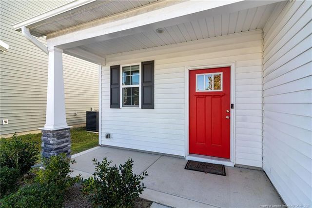 1664 Seattle Slew Lane, Hope Mills, NC 28348