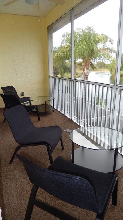 Image 6 of property listing at 6734 VISTA DEL LAGO AVENUE, Land O Lakes, FL 34637