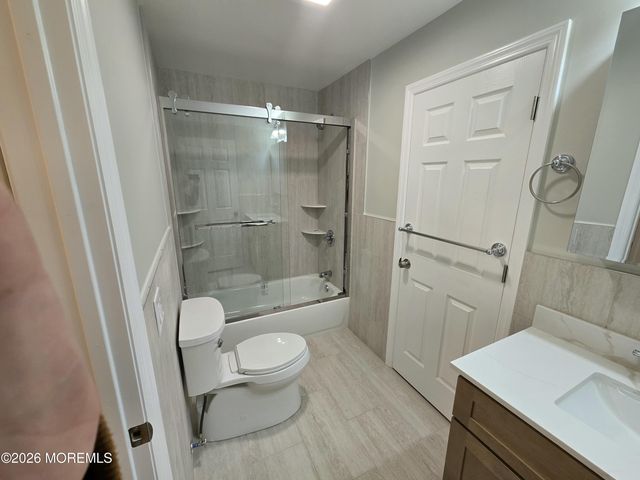 164 Austin Avenue lower unit, Old Bridge, NJ 08857