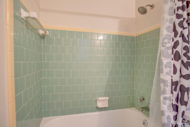 4977 Springhill Dr, Pensacola, FL 32503