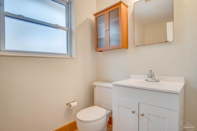 4977 Springhill Dr, Pensacola, FL 32503