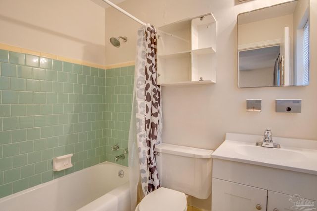 4977 Springhill Dr, Pensacola, FL 32503