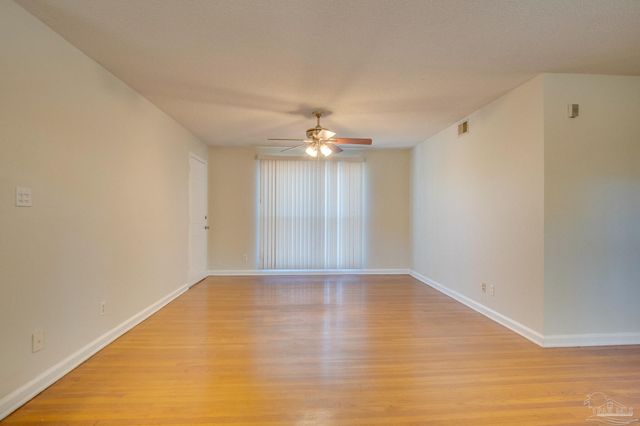 4977 Springhill Dr, Pensacola, FL 32503