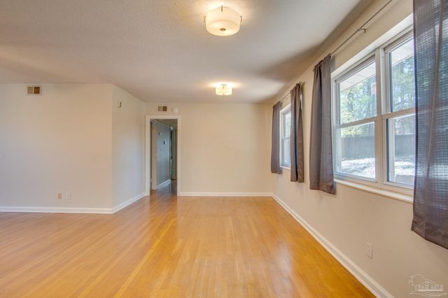 4977 Springhill Dr, Pensacola, FL 32503