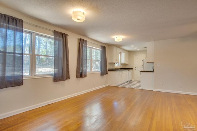 4977 Springhill Dr, Pensacola, FL 32503