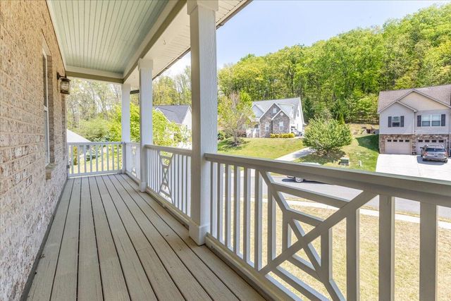 825 Windrush Loop, Chattanooga, TN 37421