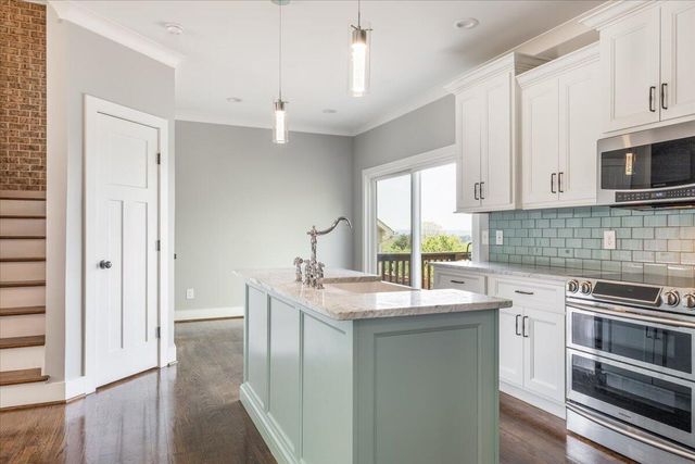 825 Windrush Loop, Chattanooga, TN 37421