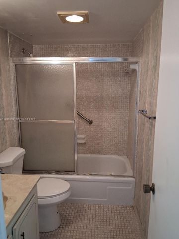 1300 St Charles Place 319, Pembroke Pines, FL 33026