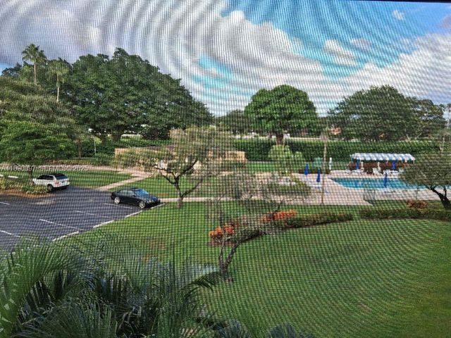1300 St Charles Place 319, Pembroke Pines, FL 33026