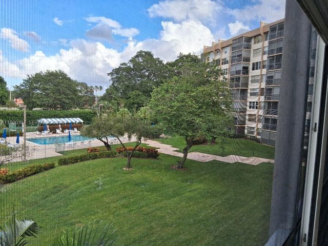1300 St Charles Place 319, Pembroke Pines, FL 33026