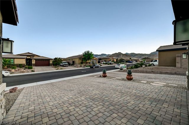 10430 West Amulet Ridge Court, Las Vegas, NV 89149
