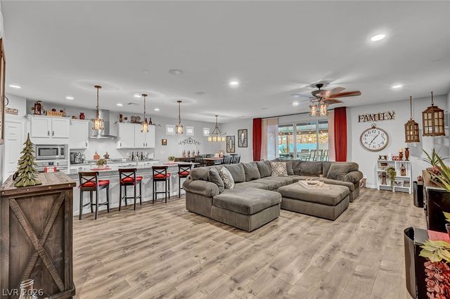 10430 West Amulet Ridge Court, Las Vegas, NV 89149