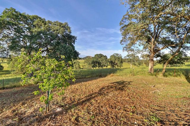 4875 Camanche Pkwy, Ione, CA 95640