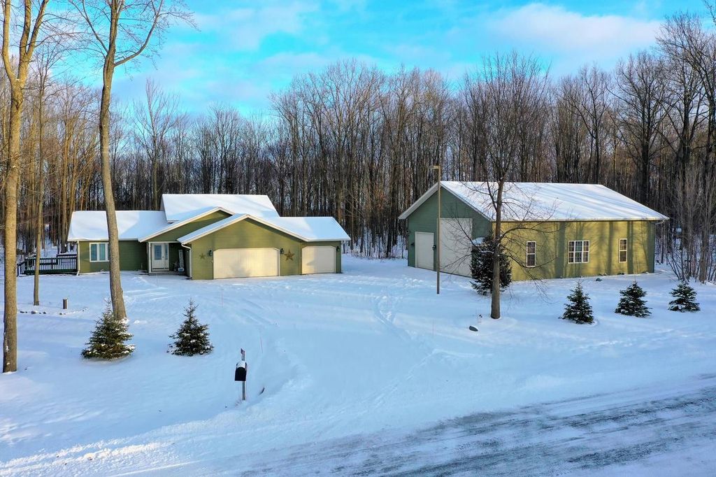 N3334 OAK RIDGE ROAD, Medford, WI 54451