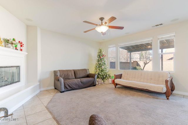 6059 Brentwood Avenue, Lancaster, CA 93536