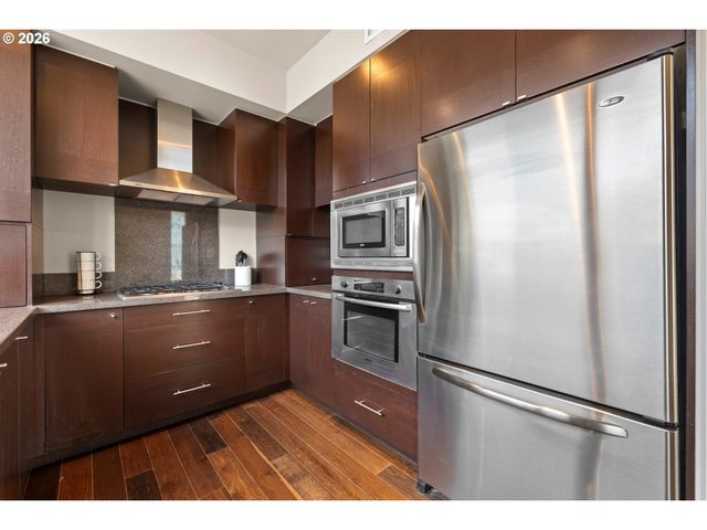 1930 S RIVER Dr W504, Portland, OR 97201