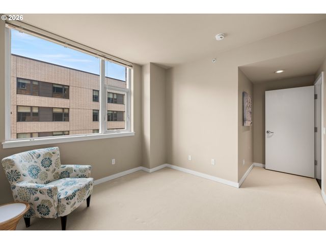 1930 S RIVER Dr W504, Portland, OR 97201