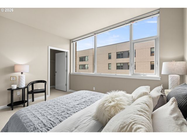 1930 S RIVER Dr W504, Portland, OR 97201