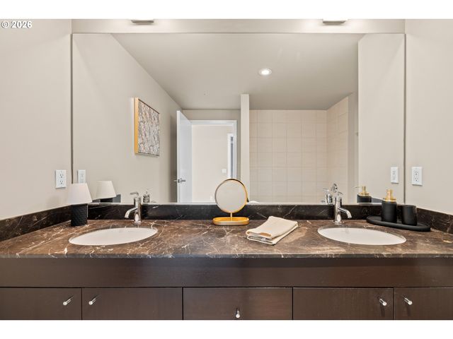 1930 S RIVER Dr W504, Portland, OR 97201
