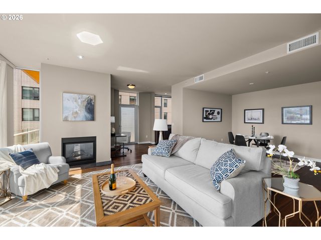 1930 S RIVER Dr W504, Portland, OR 97201