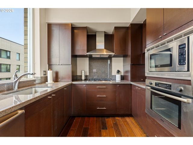 1930 S RIVER Dr W504, Portland, OR 97201