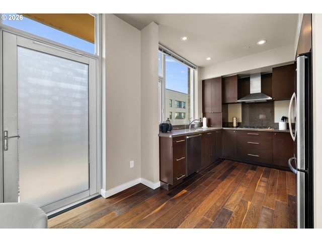 1930 S RIVER Dr W504, Portland, OR 97201