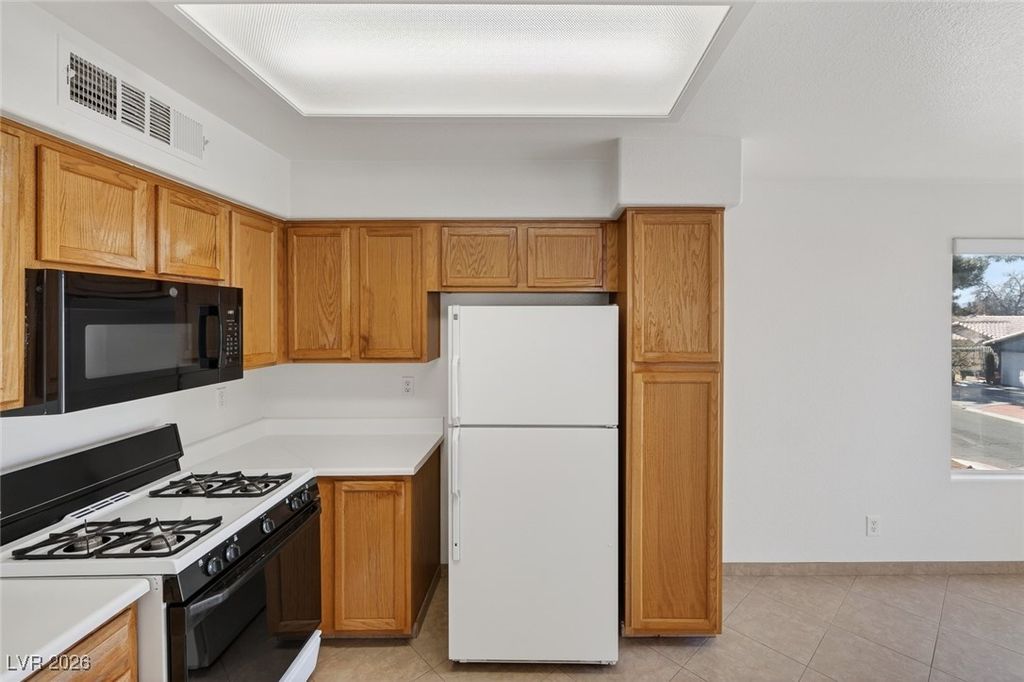 Image 10 of property listing at 5150 Mandalay Springs Drive 201, Las Vegas, NV 89120