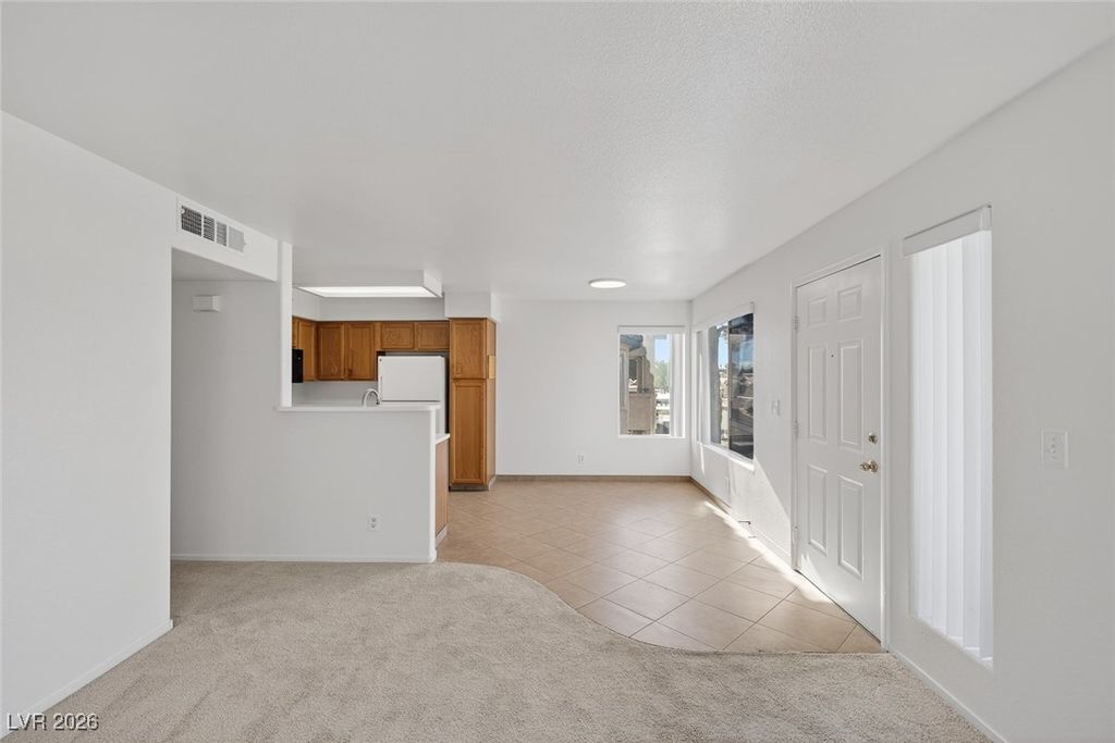 Image 5 of property listing at 5150 Mandalay Springs Drive 201, Las Vegas, NV 89120