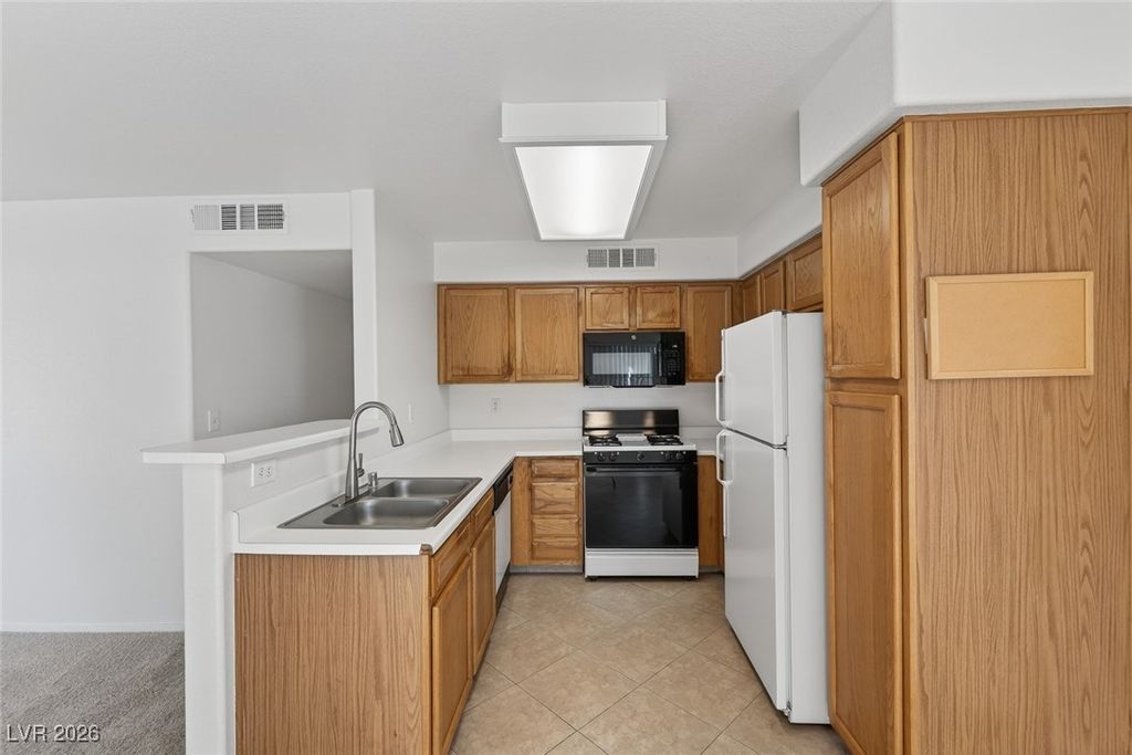 Image 7 of property listing at 5150 Mandalay Springs Drive 201, Las Vegas, NV 89120