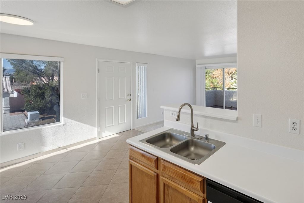 Image 9 of property listing at 5150 Mandalay Springs Drive 201, Las Vegas, NV 89120