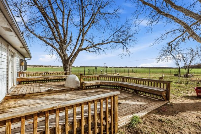 9523 W Fm 1644, Calvert, TX 77837