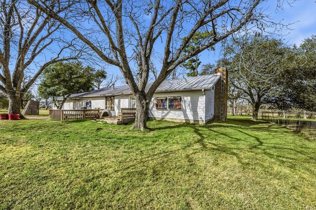 9523 W Fm 1644, Calvert, TX 77837