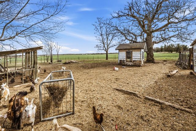 9523 W Fm 1644, Calvert, TX 77837