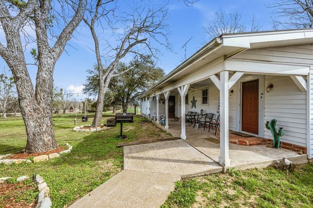 9523 W Fm 1644, Calvert, TX 77837