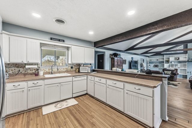 9523 W Fm 1644, Calvert, TX 77837