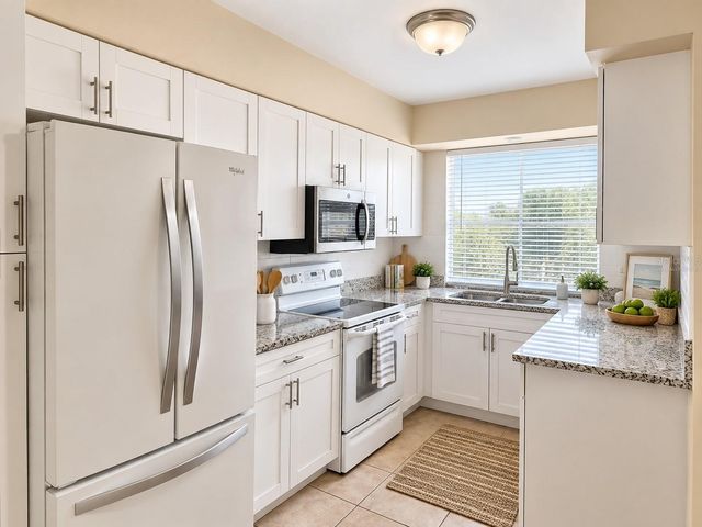 7501 GALLINETA ROAD 7501, Tampa, FL 33615