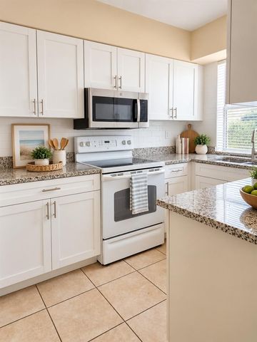 7501 GALLINETA ROAD 7501, Tampa, FL 33615