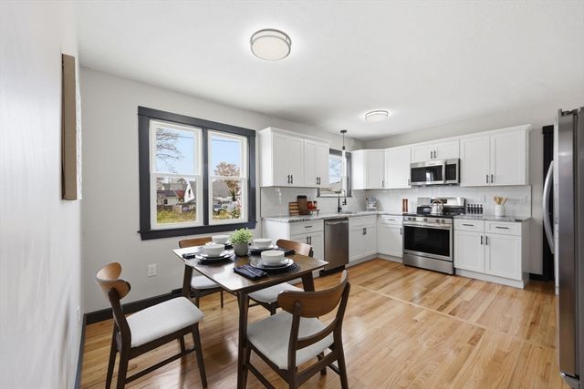 44 Frontenac St, Springfield, MA 01151