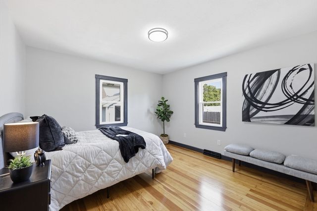 44 Frontenac St, Springfield, MA 01151