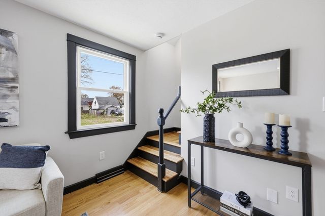 44 Frontenac St, Springfield, MA 01151