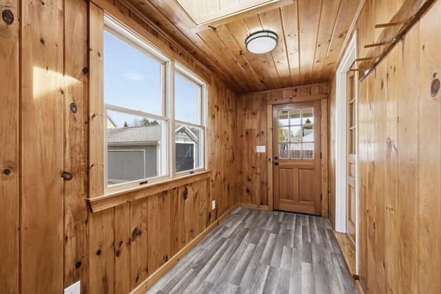 44 Frontenac St, Springfield, MA 01151