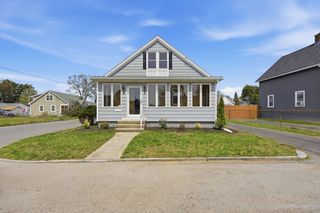 44 Frontenac St, Springfield, MA 01151