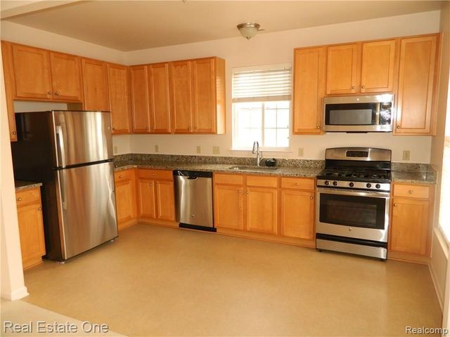 1079 Alameda Boulevard, Troy, MI 48085