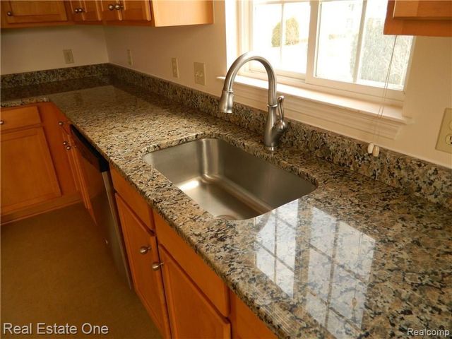 1079 Alameda Boulevard, Troy, MI 48085