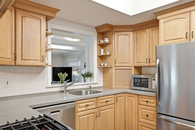 5 Progress St, Weymouth, MA 02188