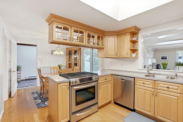 5 Progress St, Weymouth, MA 02188