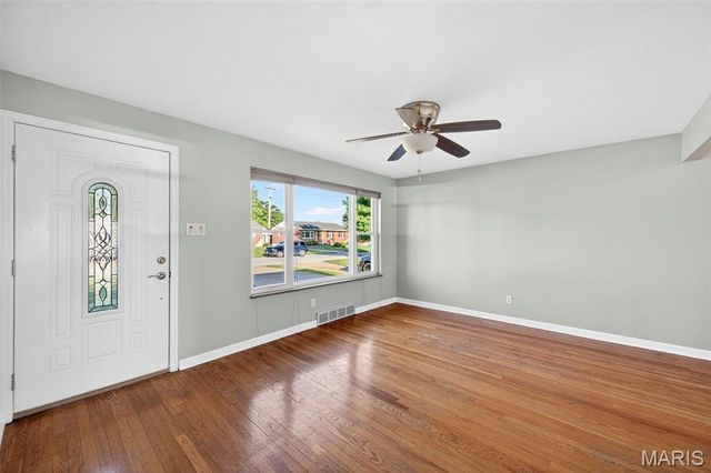 4019 Greenmeadows Drive, St Louis, MO 63123